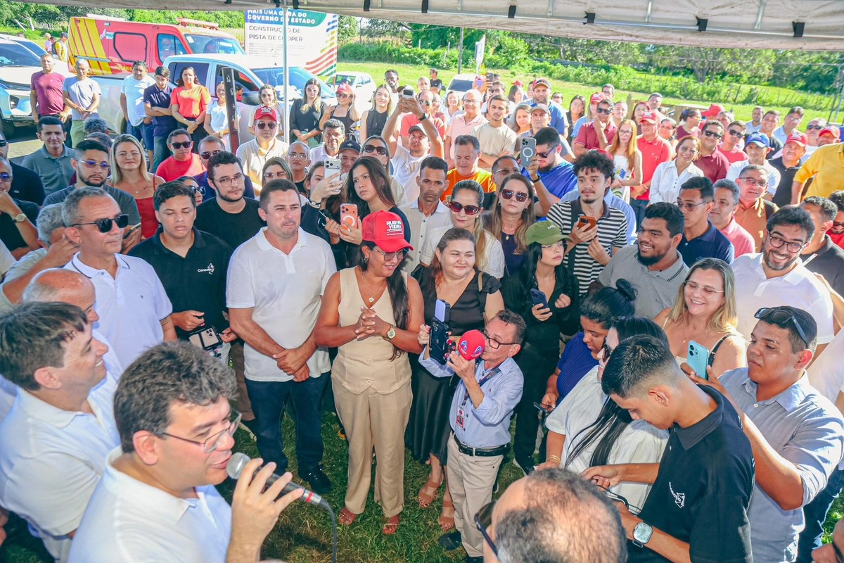 Rafael Fonteles visita construção de pista de caminhada e destaca conjunto de investimentos em Bom Princípio do Piauí