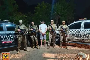 Um homem identificado como Antônio Lucas, de 30 anos, foi preso na zona rural de Monsenhor Gil pelo BEPI (Foto: BEPI)