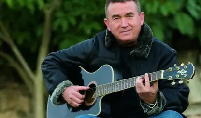 Justiça condena Amado Batista a indenizar família de criança que morreu afogada em fazenda