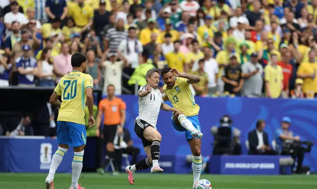 Brasil vence retranca japonesa de virada e confirma força no mata-mata da Copa