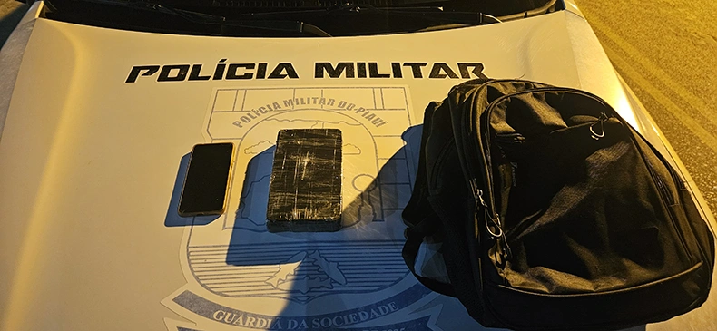 Homem foi preso suspeito de tráfico de drogas na tarde deste domingo (28), em Elesbão Veloso