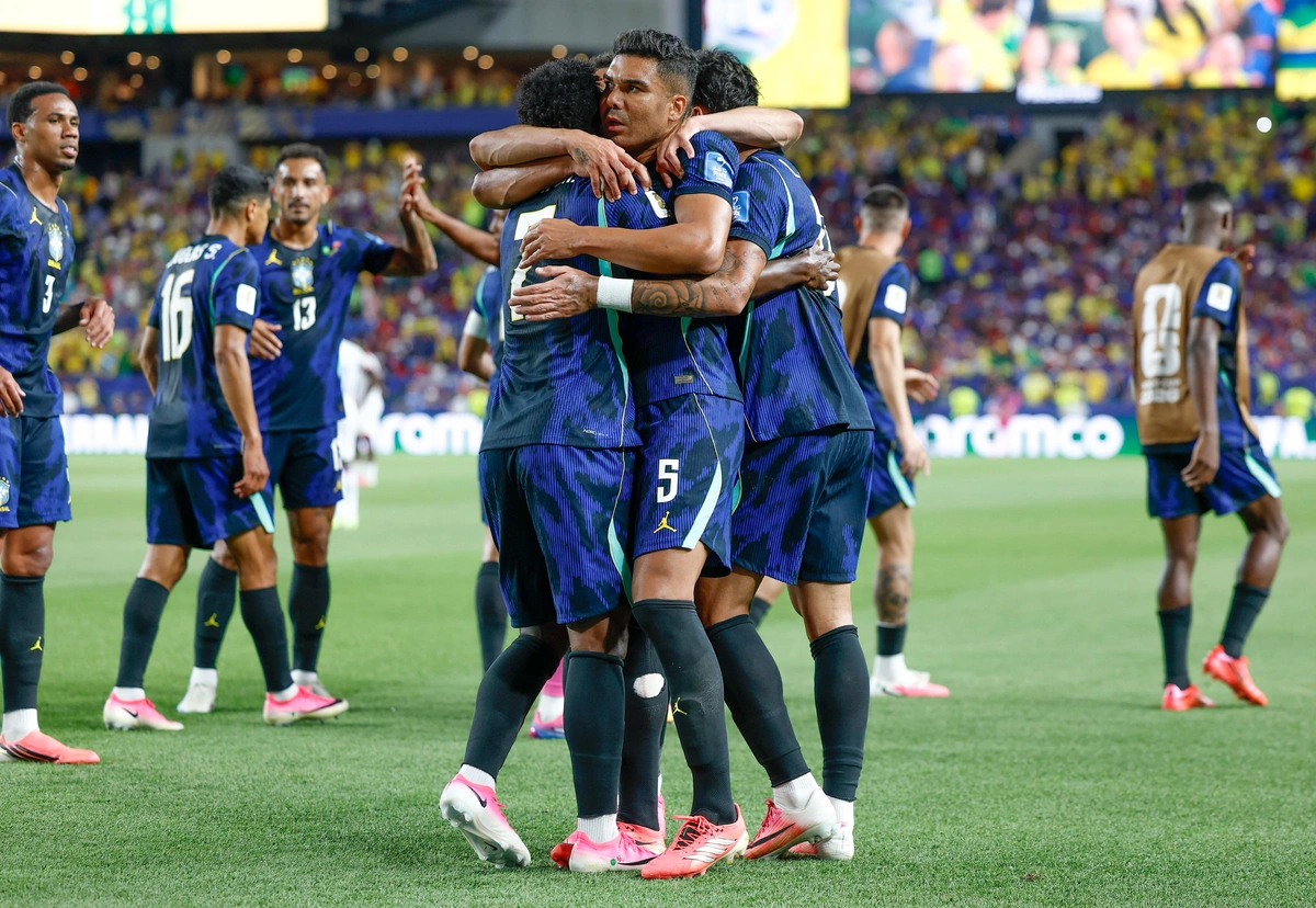Jogadores comemoram: Brasil 3 x 0 Haiti