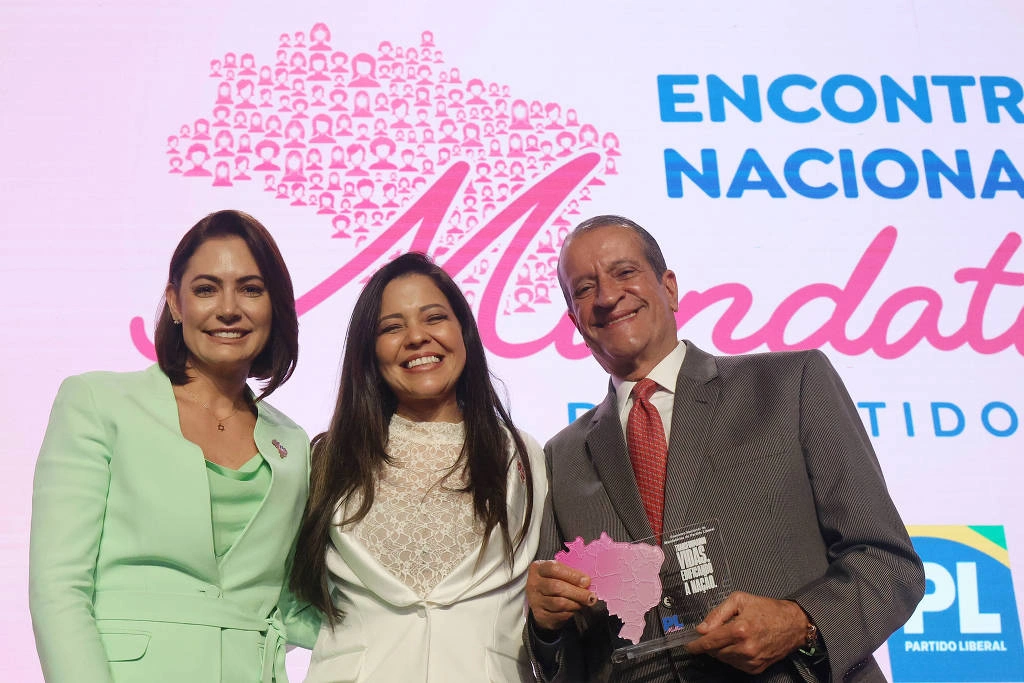 Michelle Bolsonaro, Priscila Costa e Valdemar Costa Neto durante o Encontro Nacional de Mandatárias do PL, no ano passado