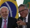 Lula assina MP que exige aprovação no Enamed para obtenção do registro profissional de médico