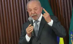 Governo brasileiro critica nova ameaça tarifária dos EUA e cita possibilidade de reciprocidade