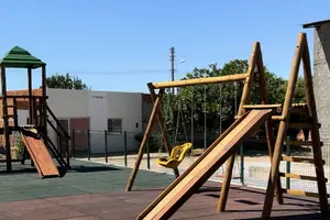 Parque infantil com brinquedos (Foto: Reprodução)