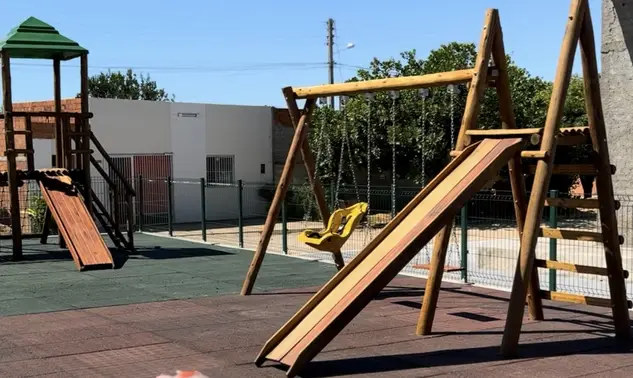 Rafael inaugura asfalto, praça e brinquedopraça em cidades do Território Entre Rios