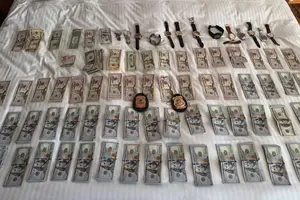 Polícia Federal encontrou cerca de R$ 441 mil, entre dólares e euros, nos endereços ligados a Jaques Wagner (BA), líder do PT no Senado (Foto: Polícia Federal)