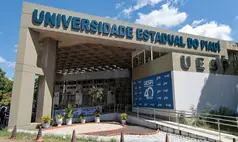 Estudantes e professores protestam contra fechamento de licenciaturas no campus Clóvis Moura da Uespi