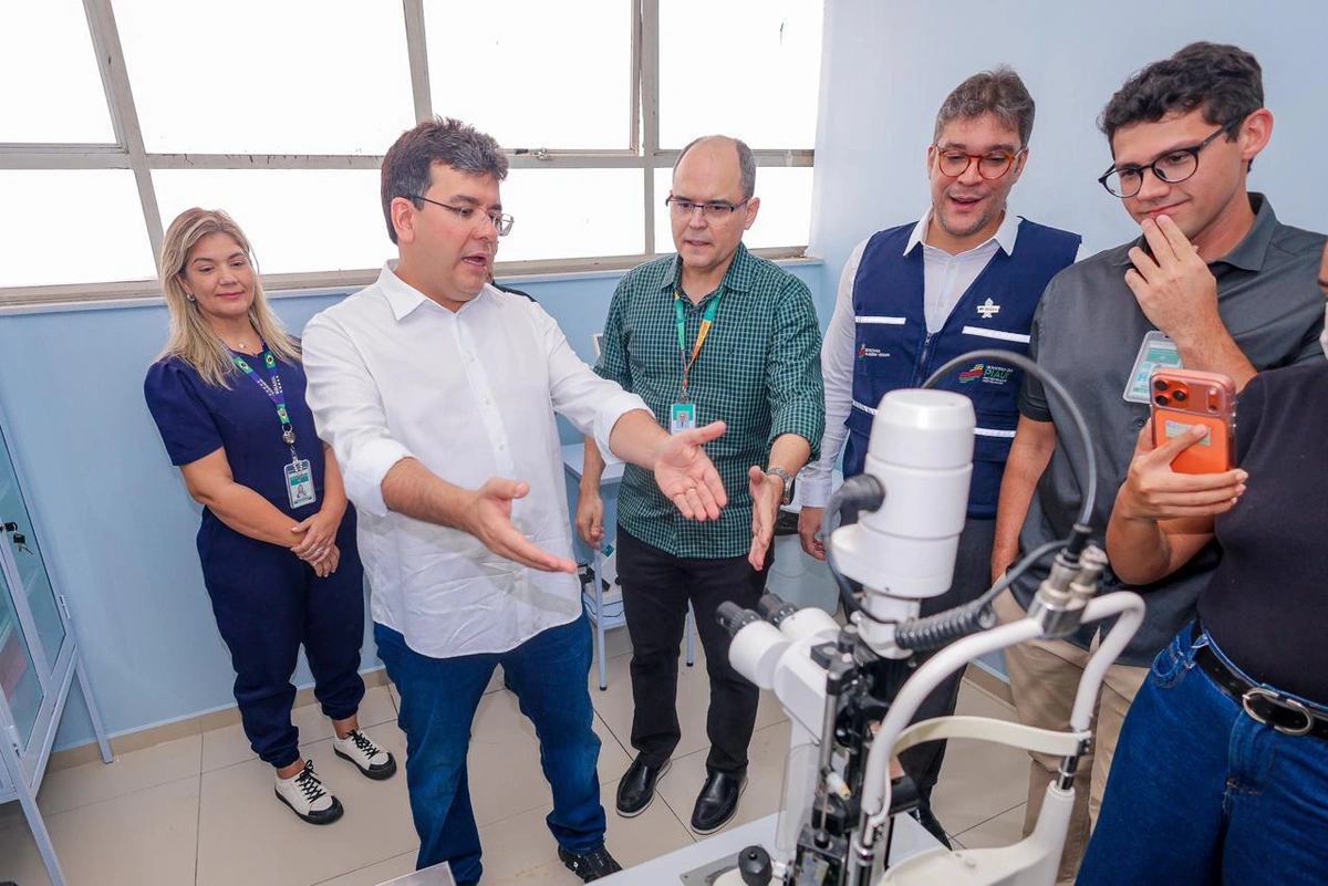 Rafael Fonteles entrega reforma do Ambulatório Azul do HGV