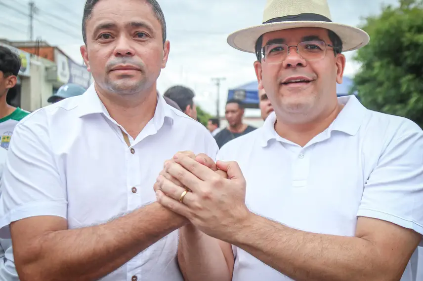 Rafael Fonteles inaugura asfaltamento de ruas em Vera Mendes e anuncia 14º salário para servidores de escola estadual