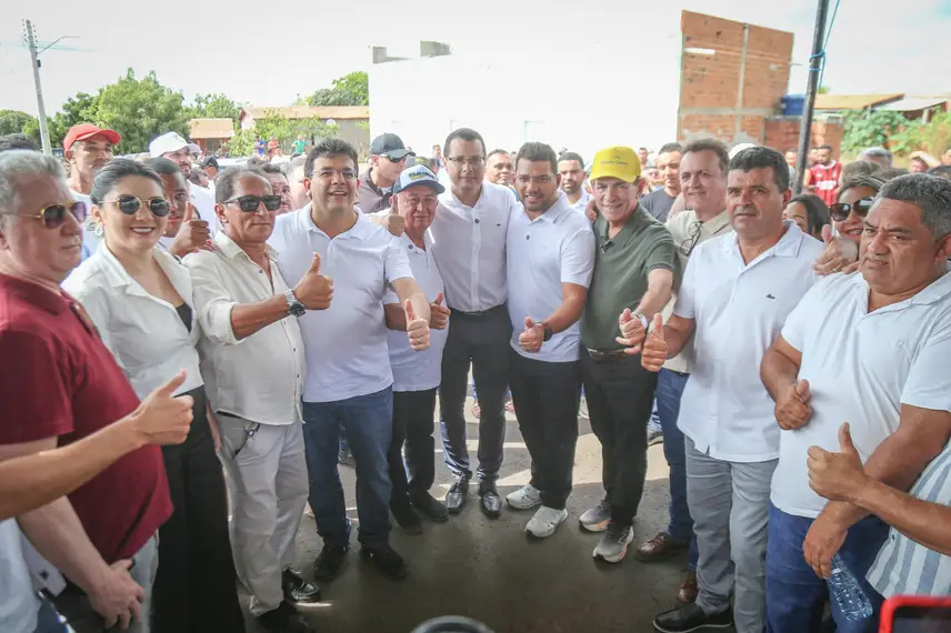 Rafael Fonteles inaugura asfalto que beneficia uma das maiores comunidades rurais de Paquetá