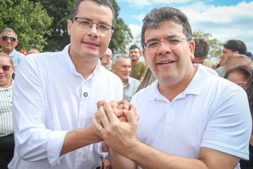 Rafael Fonteles inaugura asfalto que beneficia uma das maiores comunidades rurais de Paquetá