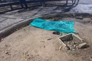 Ramon Araujo Rodrigues foi encontrado morto na madrugada desta sexta-feira (09) na Praça Antonino Freire, no bairro Matinha, zona Norte de Teresina (Foto: Reprodução)