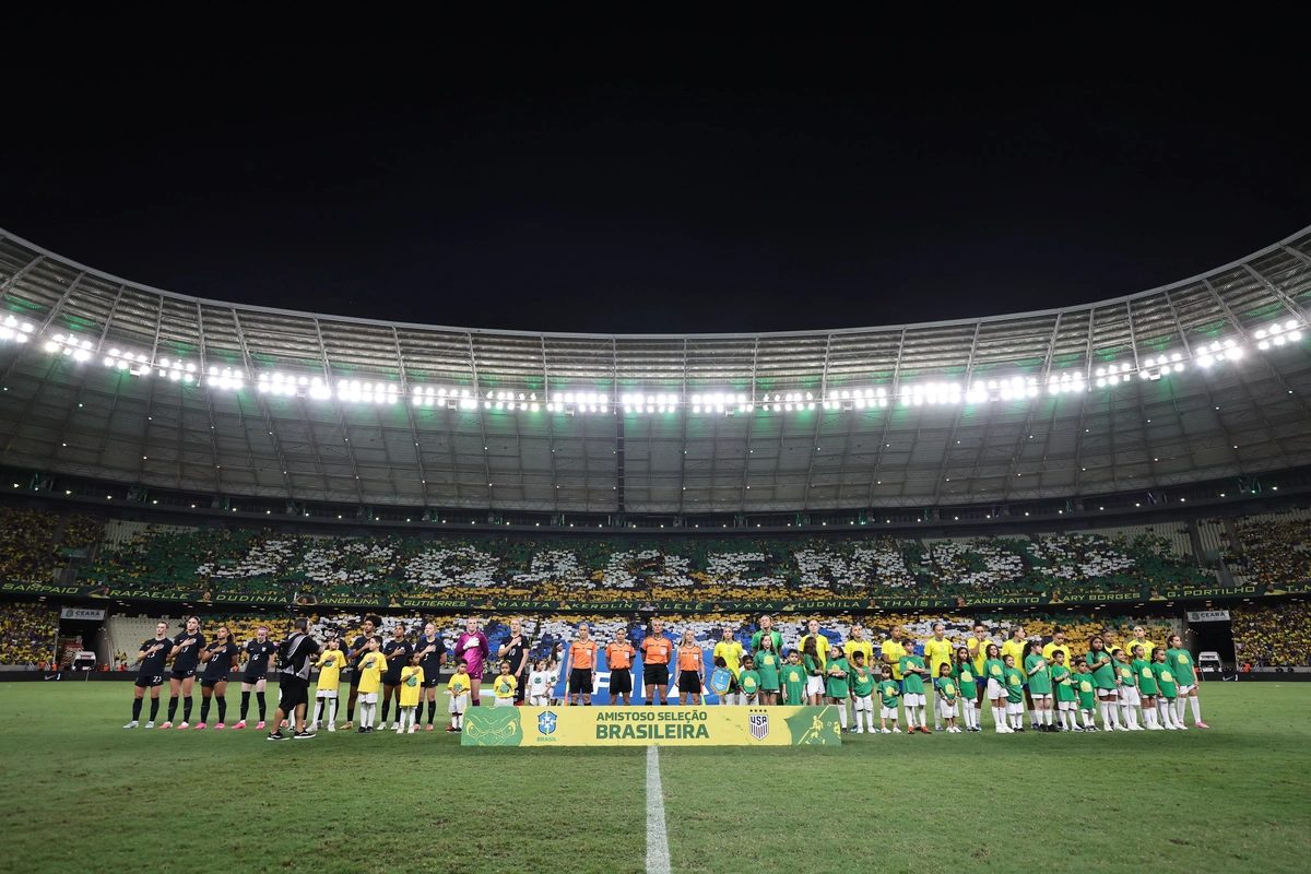 Torcida montou um mosaico para estreia do Brasil no Castelão, em Fortaleza