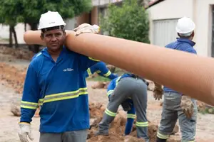 Trabalhador da Águas de Teresina (Foto: Reprodução | Ascom Águas de Teresina)