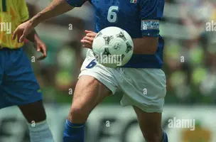 Baresi em ação como capitão da seleção italiana na final da Copa de 94, diante do Brasil (Foto: imagem de reprodução)