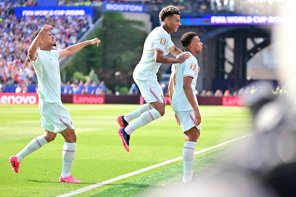 França parece mesmo imbatível, Mbappé