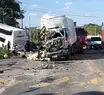 Colisão entre ônibus e dois caminhões deixa feridos na BR-343, em Água Branca