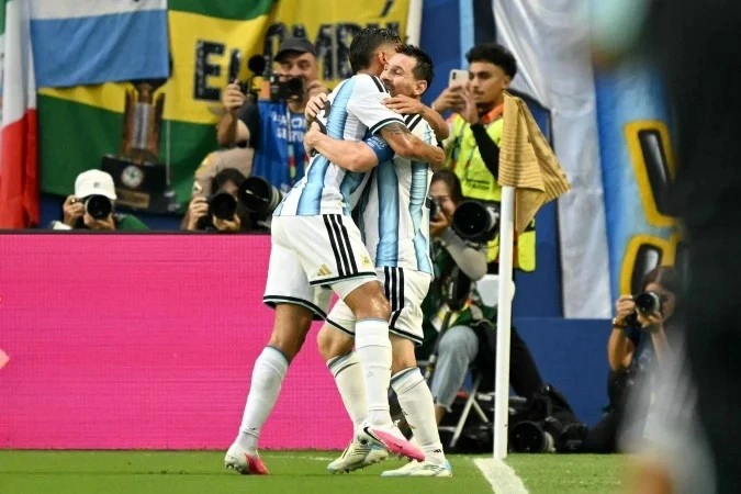 Messi comemorando gol da Argentina sobre Cabo Verde
