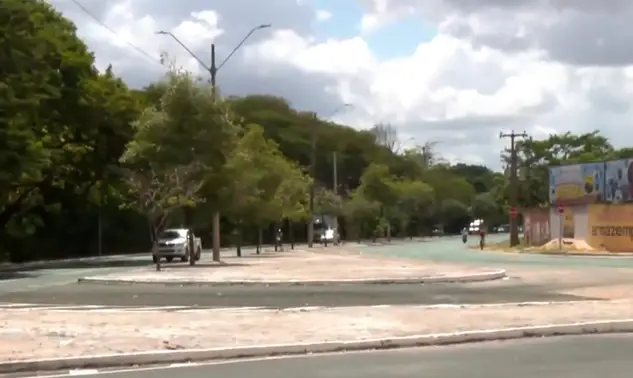 Strans inicia instalação de semáforos e desativa rotatória da Avenida Maranhão