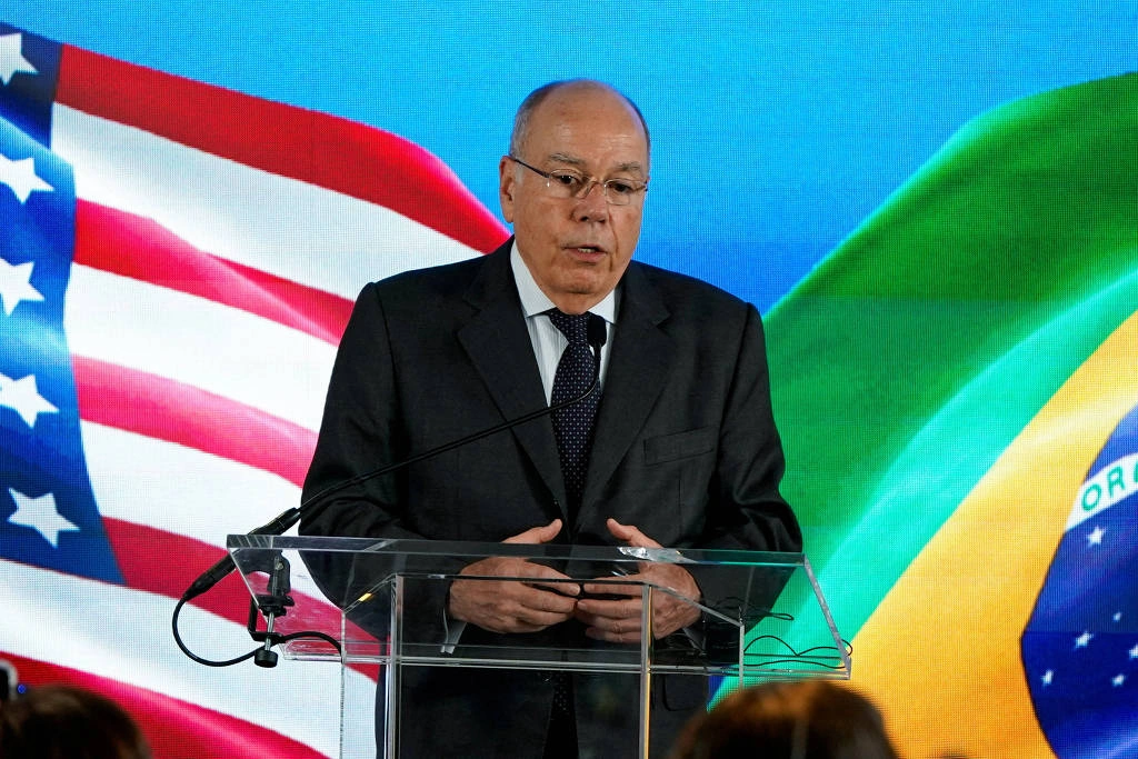 O ministro de Relações Exteriores, Mauro Vieria, fala à imprensa sobre encontro do presidente Lula com Donald Trump