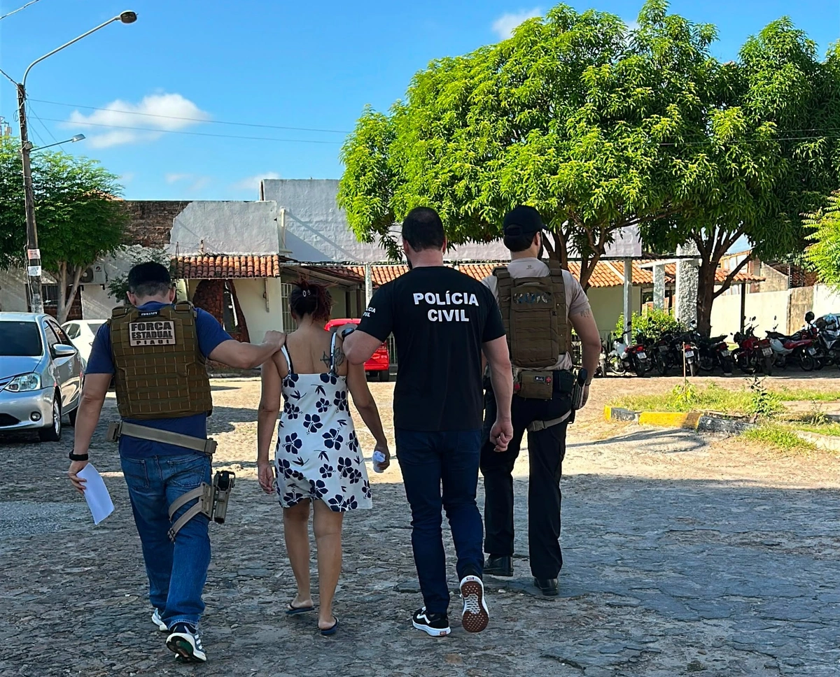 Presa suspeita de tentar levar recém-nascido de maternidade; ela fez chá de bebê