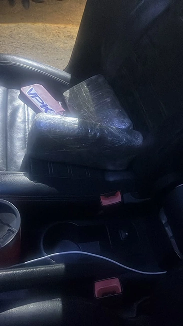 Promotor de eventos e outras duas pessoas foram presas em flagrante por tráfico de drogas na noite desta quinta-feira (9), no município de Altos