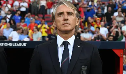 Roberto Mancini é nomeado treinador da seleção italiana, Claudio Ranieri é nomeado diretor técnico da FIGC