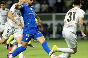 Flaco López, do Palmeiras, em ação contra o Santos, pela Copa do Brasil (Foto: Anderson Romão/AGIF)
