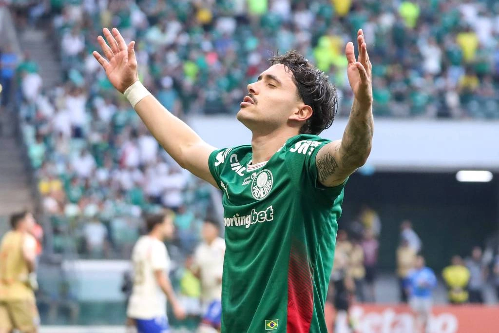 Maurício comemora gol do Palmeiras sobre o Fortaleza, em São Paulo
