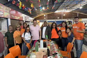 O presidente estadual do Avante no Piauí, Gustavo Henrique, e demais membros do partido (Foto: Divulgação)