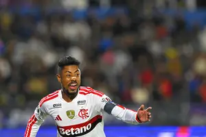 Bruno Henrique na comemoração do gol que abriu o placar (Foto: imagem de reprodução)