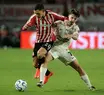 Empate e série em aberto entre Estudiantes e Corinthians