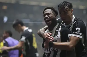 Fred comemora gol do Atlético-MG contra o Cruzeiro, pela Copa do Brasil (Foto: Gilson Lobo/AGIF)