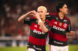 Varela e Pedro marcaram os gols da vitória do Flamengo sobre o Red Bull Bragantino por 2 a 1, pela 28ª rodada do Brasileirão Betano (Foto: Adriano Fontes/Flamengo)